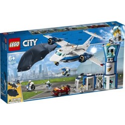 Lego. Конструктор Авіабаза 529 деталей(60210)