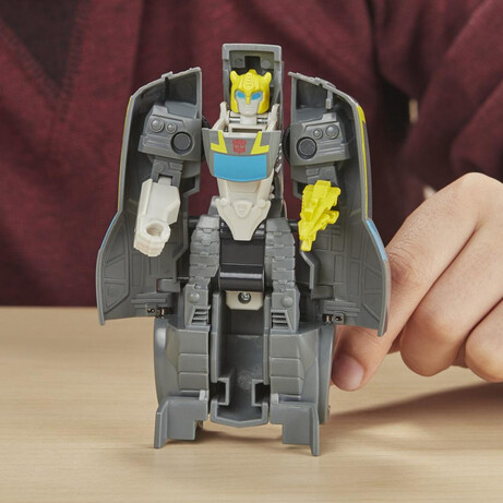 Hasbro. Игрушка трансформер Кибервселенная Уан Степ (TRA CYBERVERSE 1 STEP SHADOW BUMBLBEE)(E7074))