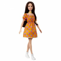 Barbie. Кукла "Модница" в платье в горошек с открытыми плечами (887961900323)