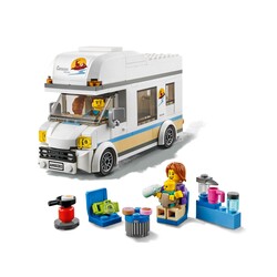Конструктор LEGO City Відпочинок у будинку на колесах (60283)